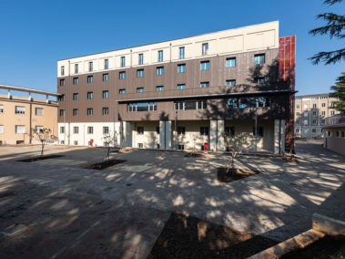 facciata esterna Università Cattolica di Brescia ristrutturata da deldossi