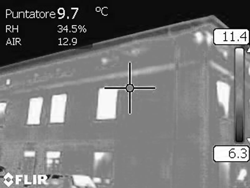 puntatore per verifica temperature sulle pareti esterne, versione in bianco e nero